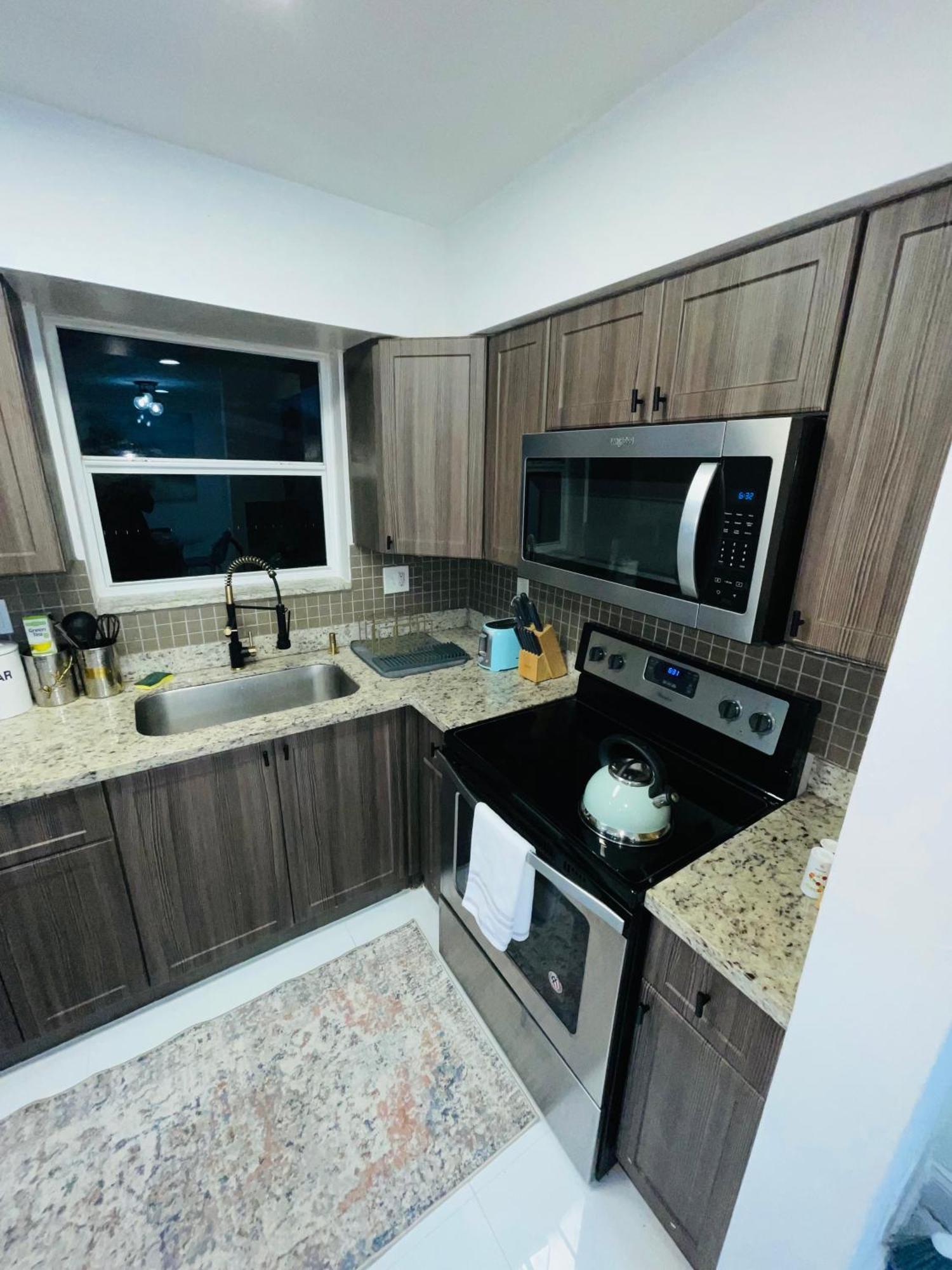 Cozy Comfy House Villa Pembroke Pines Exteriör bild